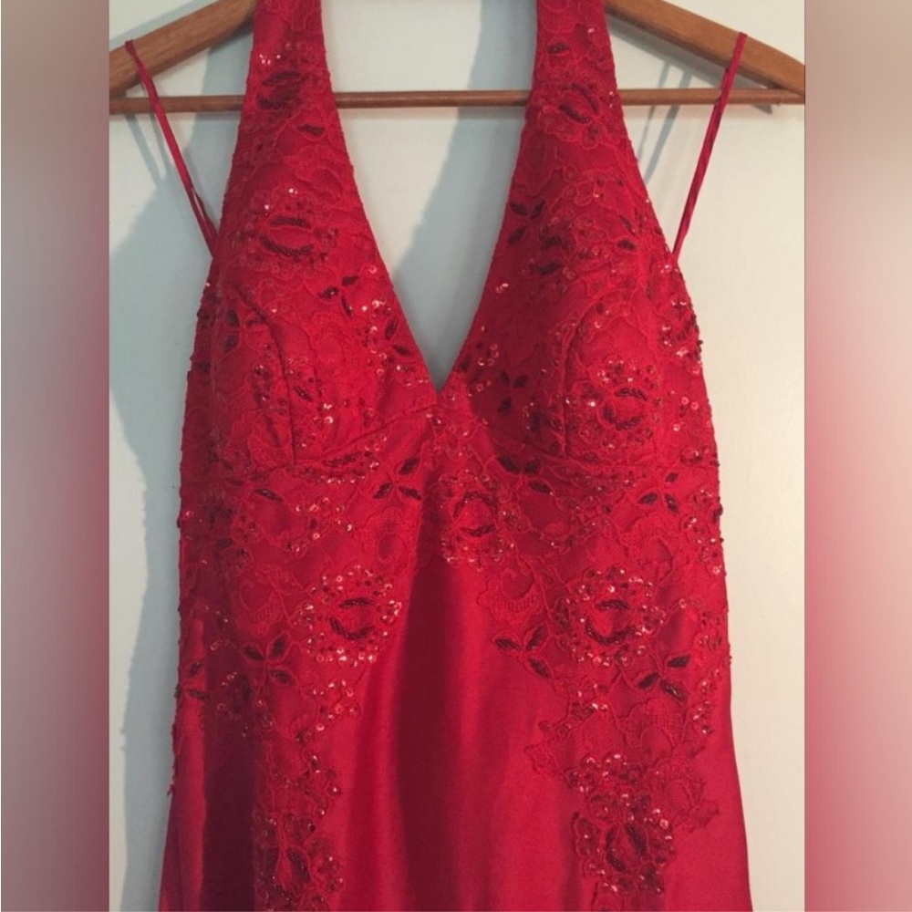 Chic Backless Red Evening Dress - image 4